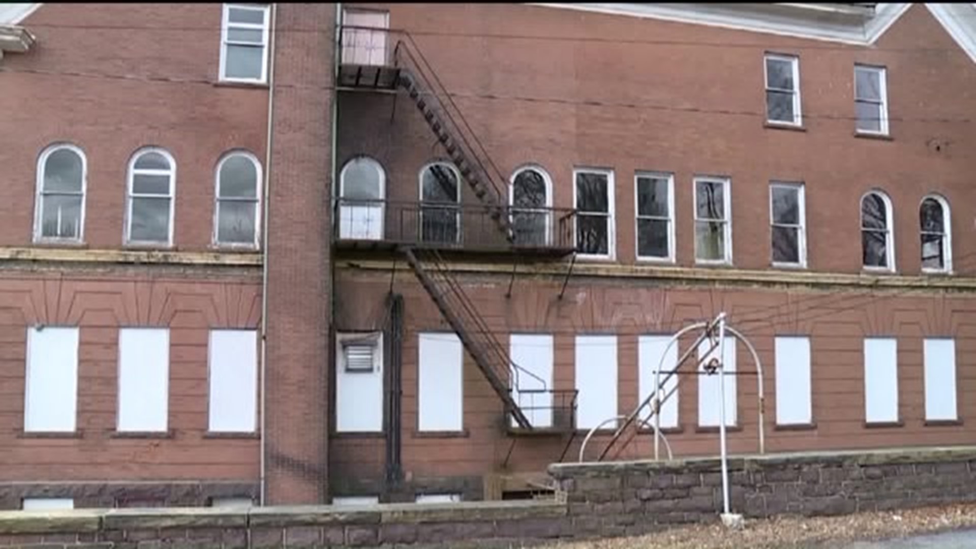 Group Saves Weatherly School Building