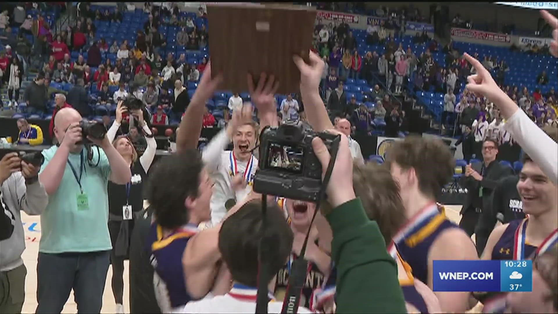 Scranton Prep defeats Valley View in a wild 51-43 game to advance to state playoffs.