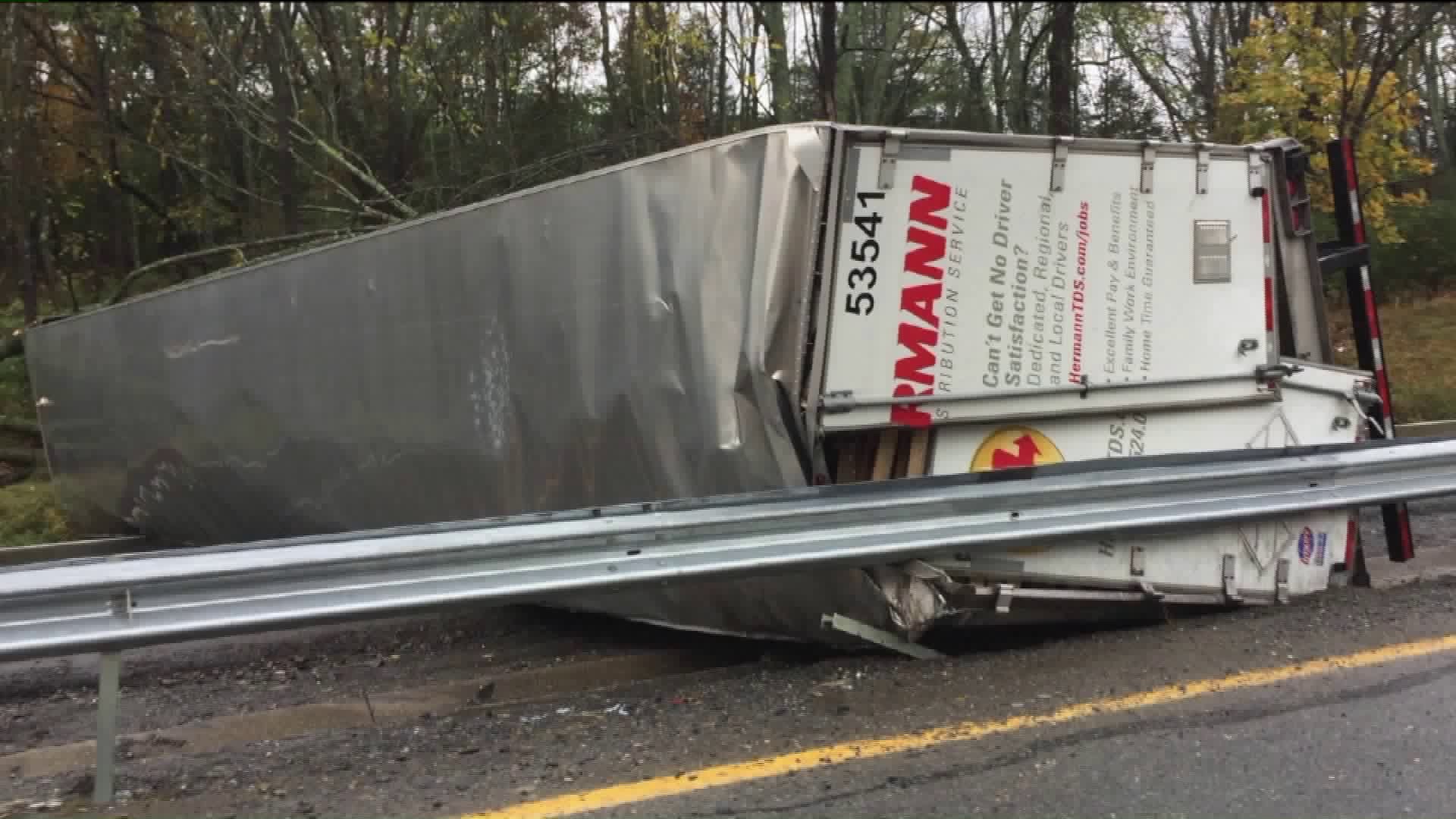 Rig Wreck Slows Monroe County Traffic