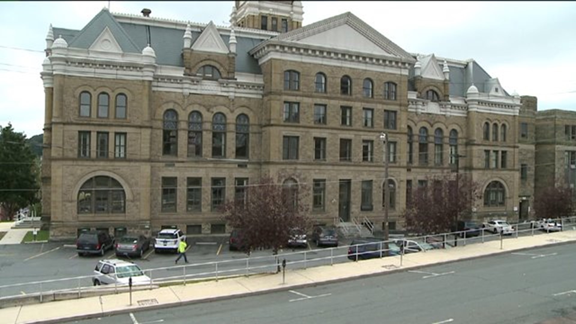 UPDATE: Suspect Arrested After Threats Close Courthouse, Schools