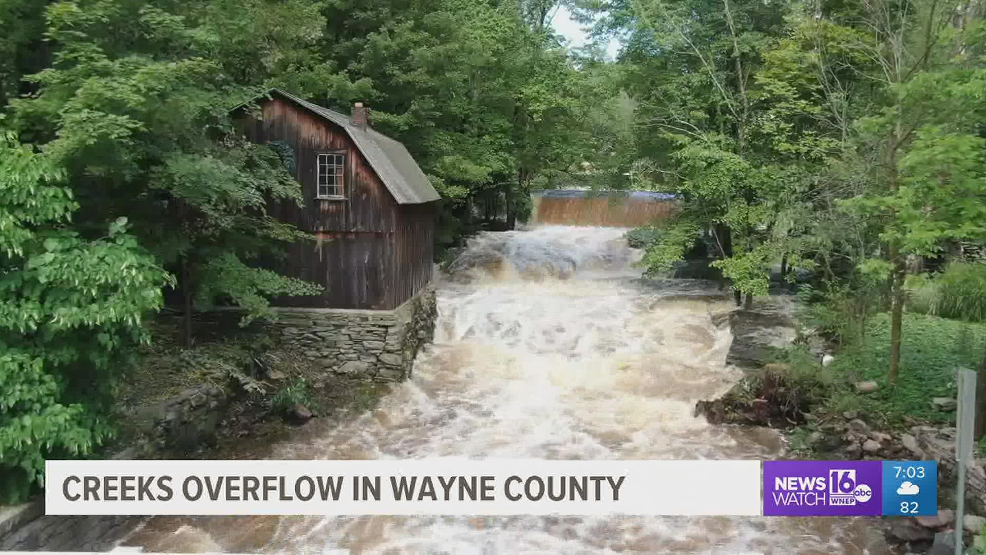 Several inches of rain caused creeks to overflow and roads to close in Wayne County. Newswatch 16's Courtney Harrison found folks trying to navigate the floodwaters.
