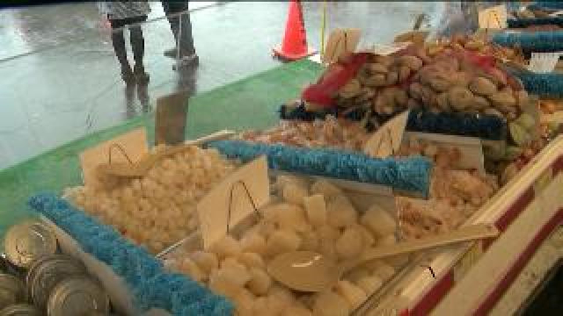 Outdoor Markets a Holiday Tradition