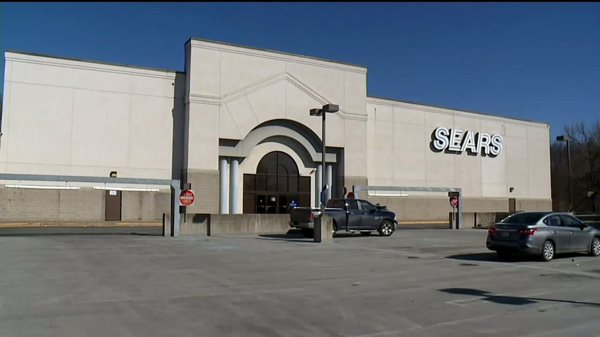 Shoppers Hope Local Stores Stay as Sears Goes Bankrupt