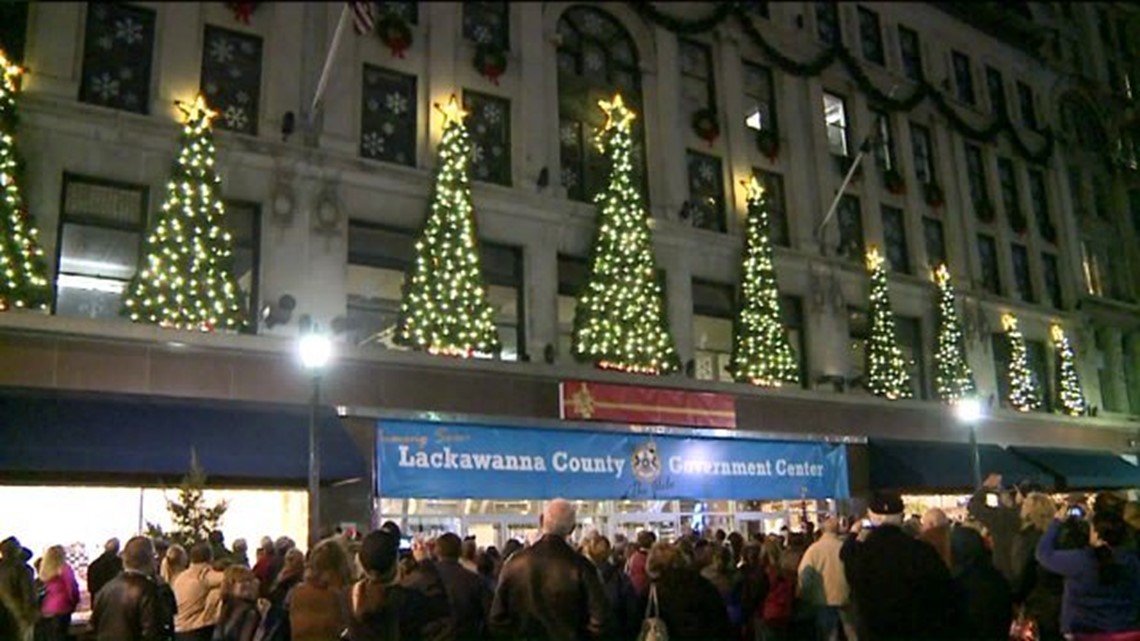 Nostalgia Draws Hundreds To Old Globe Store In Scranton