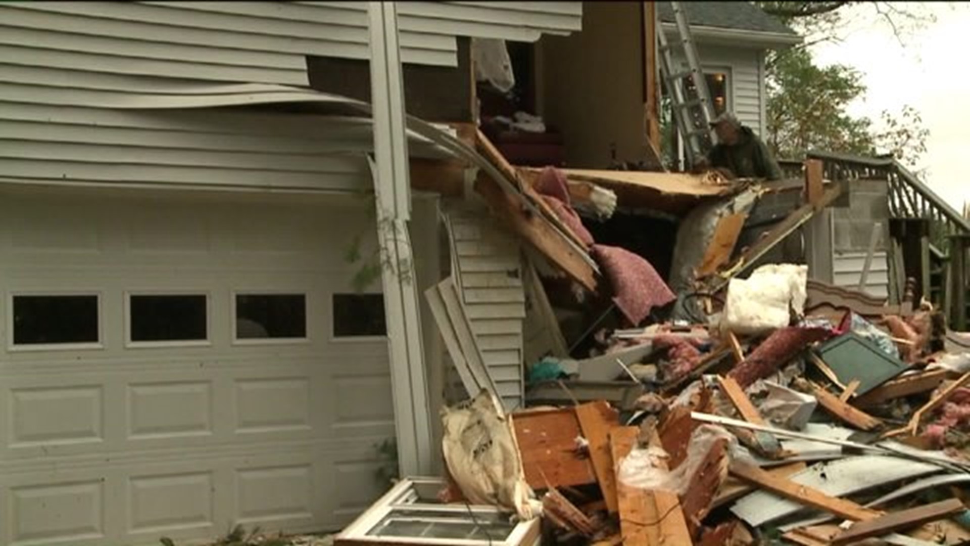 Man Dies After Tree Crashes Onto House During Violent Storm | wnep.com