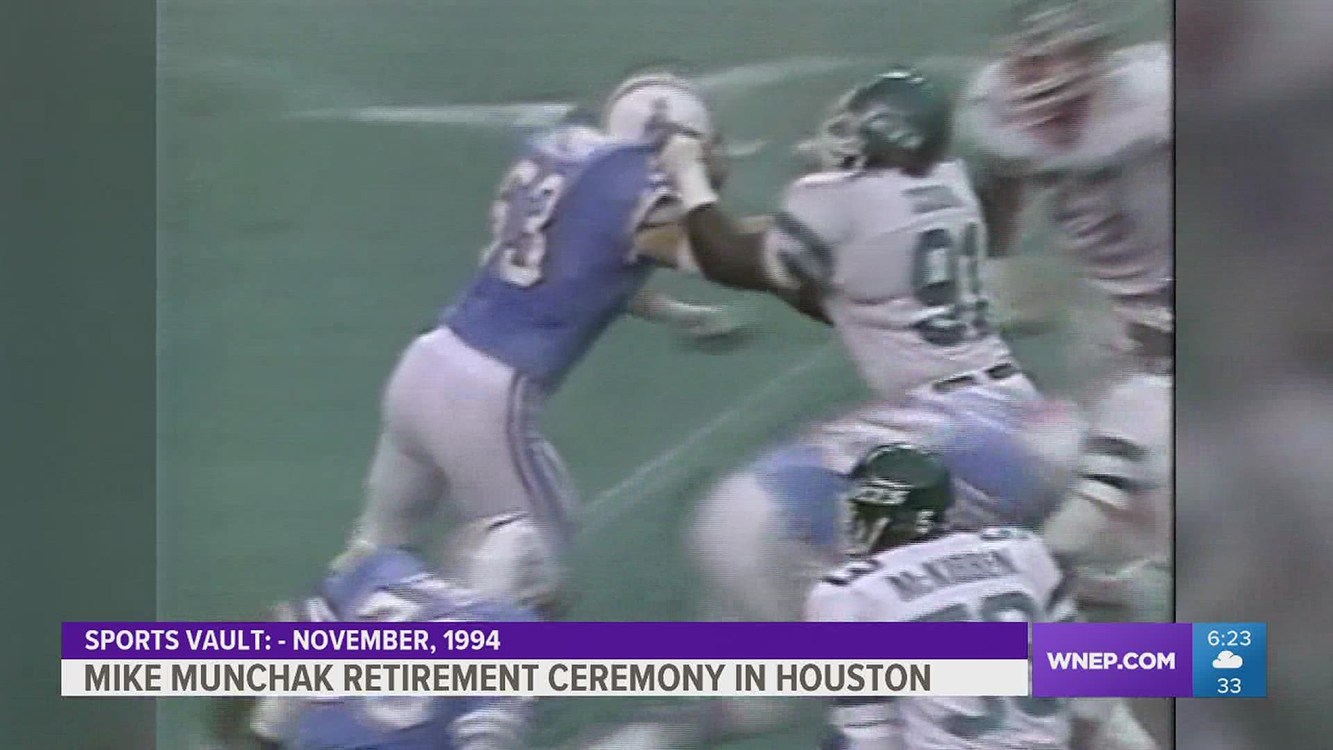 Sports Vault: November, 1994.  Mike Munchak has his #63 retired by Houston Oilers.