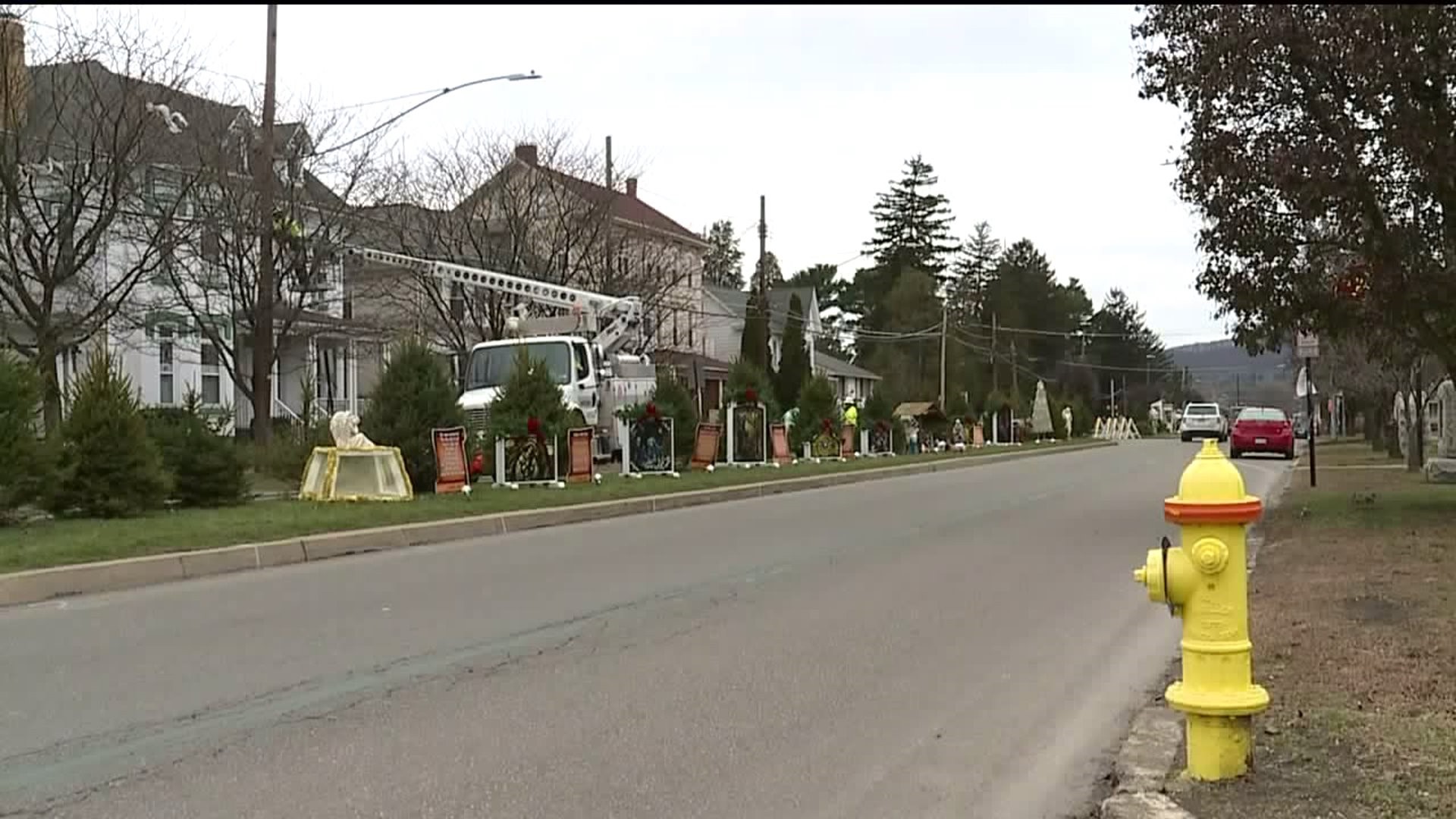 Volunteers Creating Annual Christmas Boulevard in Berwick