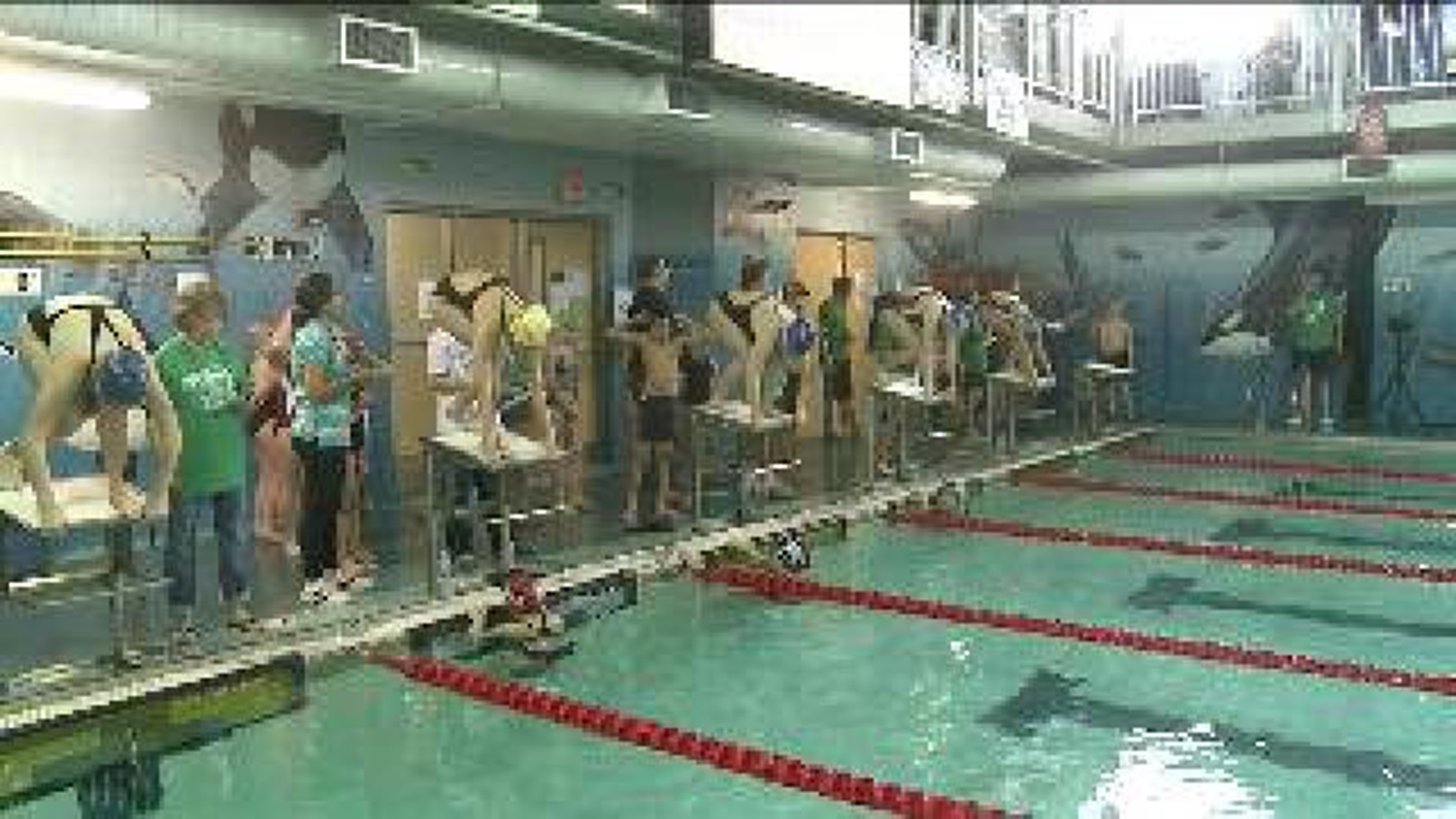 Swimmers Support Brain Cancer Patient