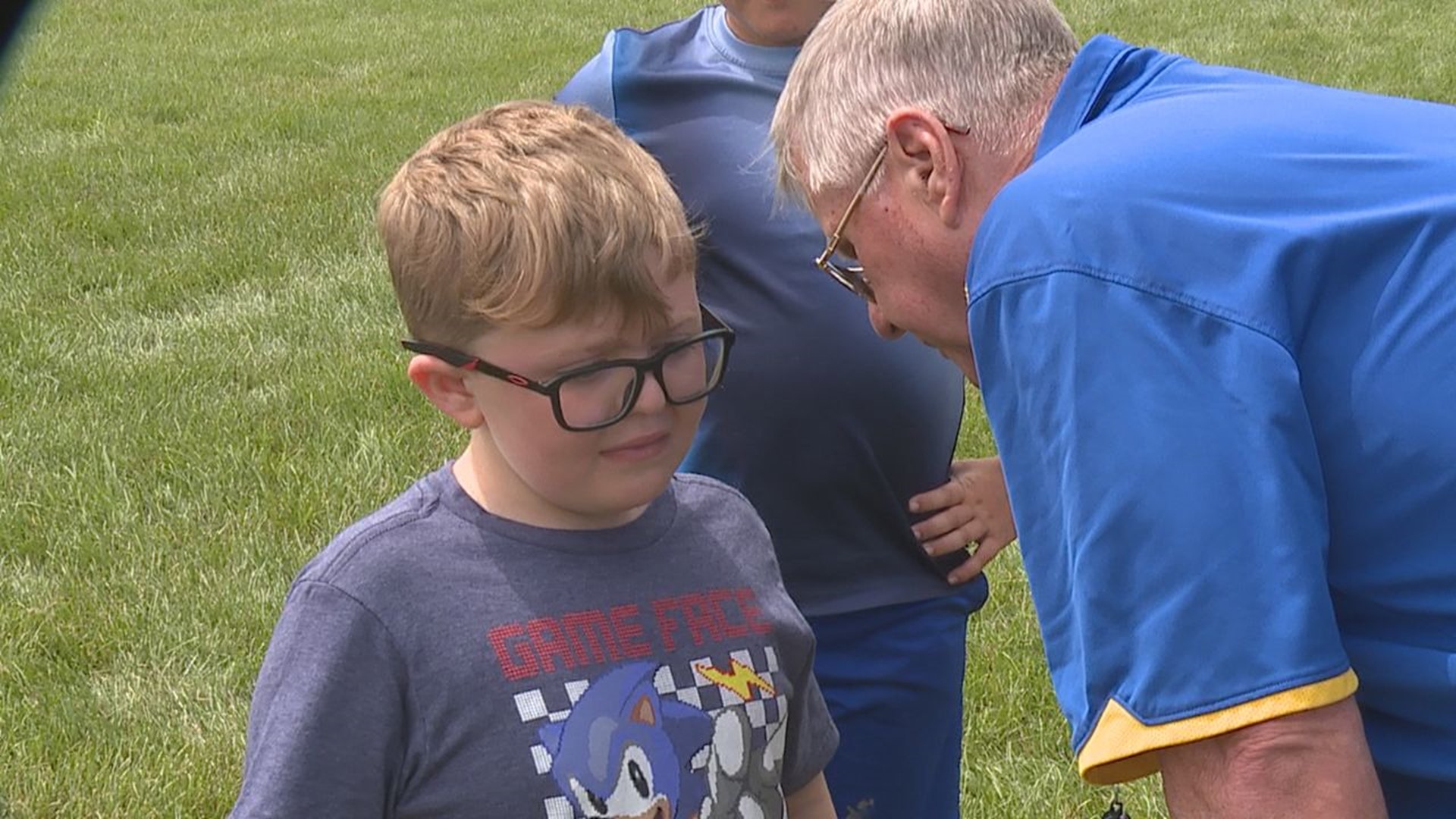 Stan Dakosty continues Marian Catholic football camp