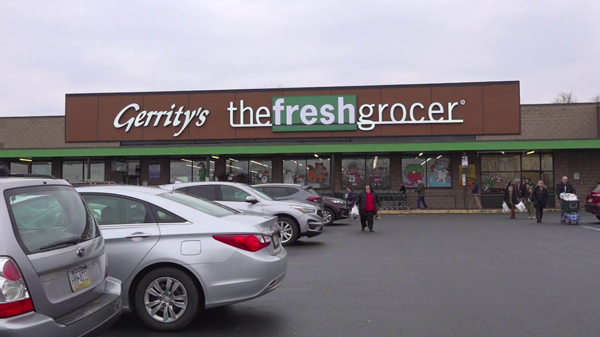 A steady flow of shoppers were heading in and out of Gerrity's the Fresh Grocer in Luzerne Sunday morning.