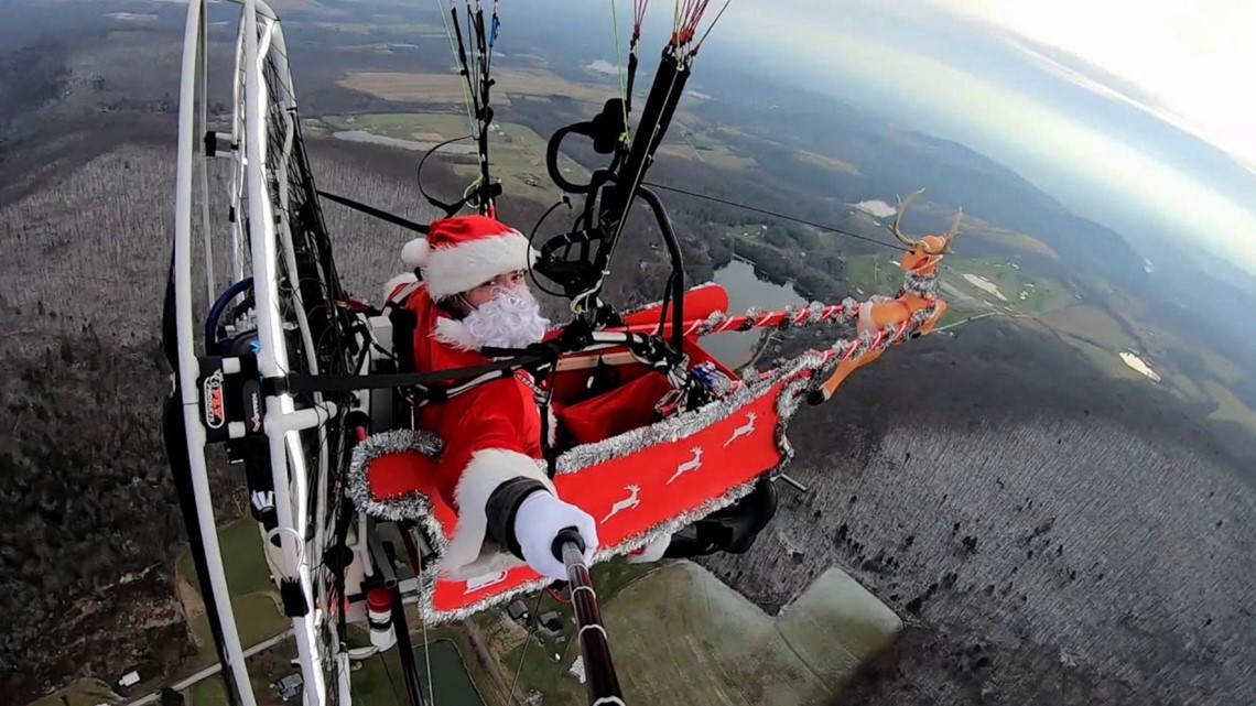 スイング　サンタクロース One of Santa's helpers doing a test flight near Tunkhannock | wnep.com