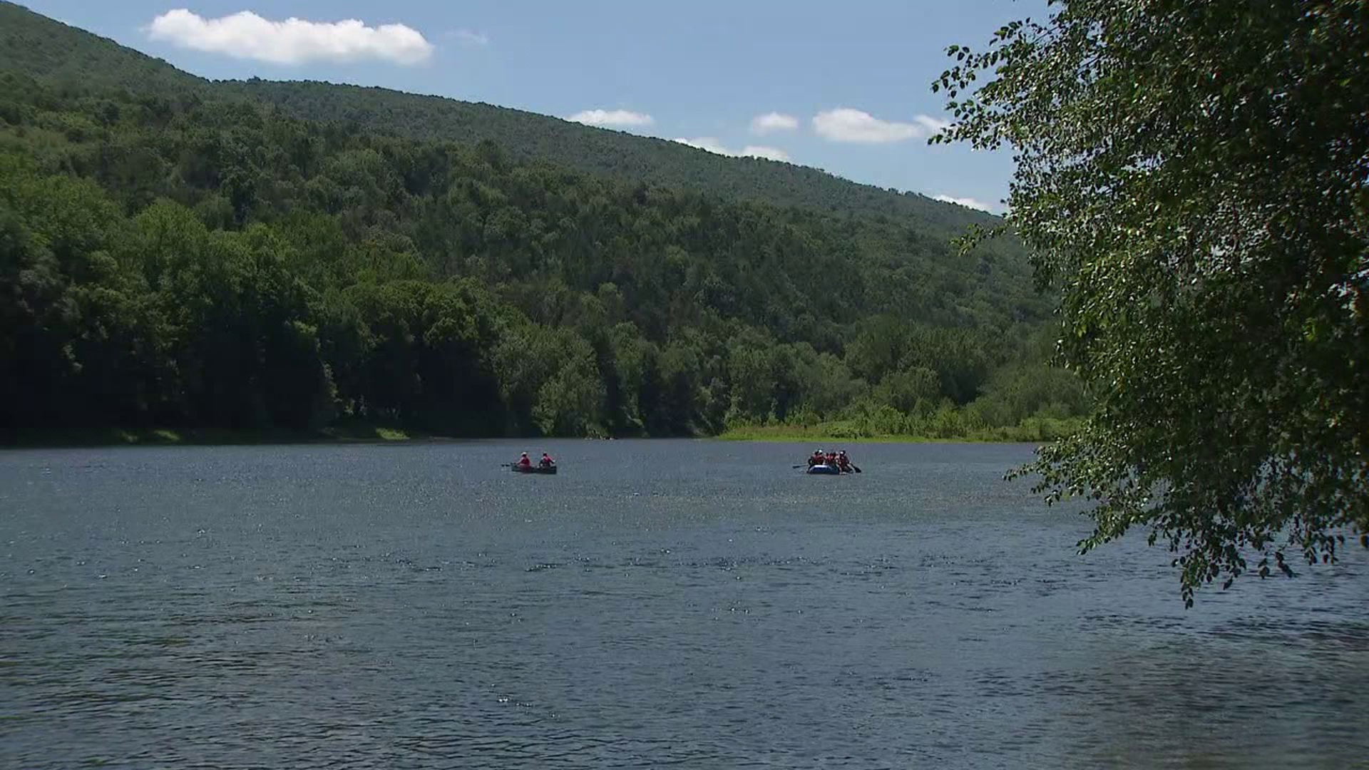 Kayak rental businesses in Monroe County are busy with visitors. Newswatch 16's Emily Kress shows us how people are spending time on the Delaware River.