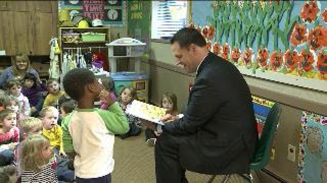 Tom Williams Reads to Preschoolers