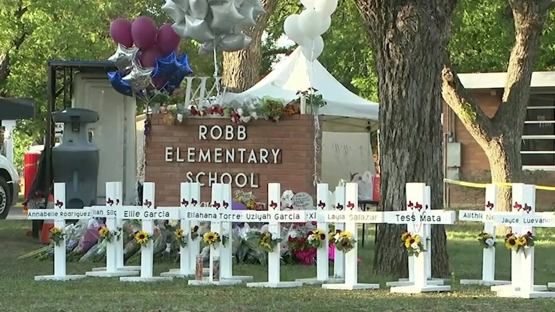Some parents of the victims of the school shooting believe the police didn't act fast enough. A local expert weighs in.