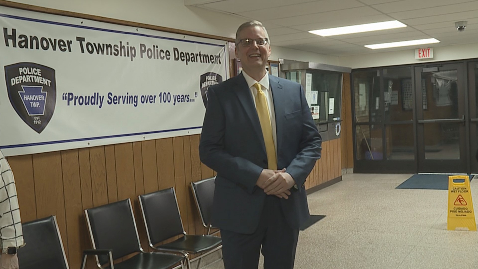 Albert Walker announced he will retire after more than 30 years on the force with the Hanover Township Police Department.