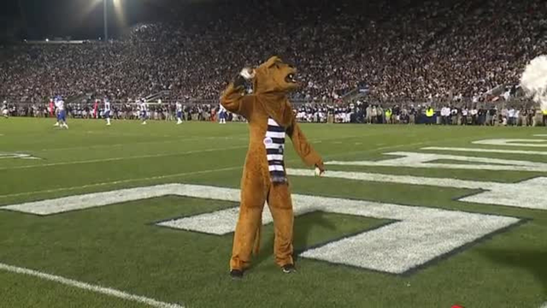 Tangle in Texas: Behind the Lion Costume | wnep.com