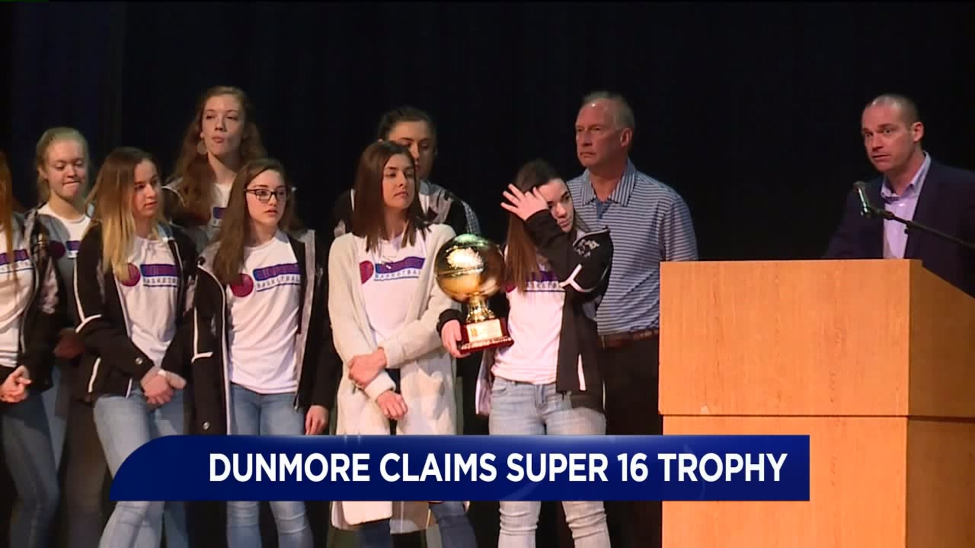 Dunmore Claims Super 16 Trophy in Girls Basketball