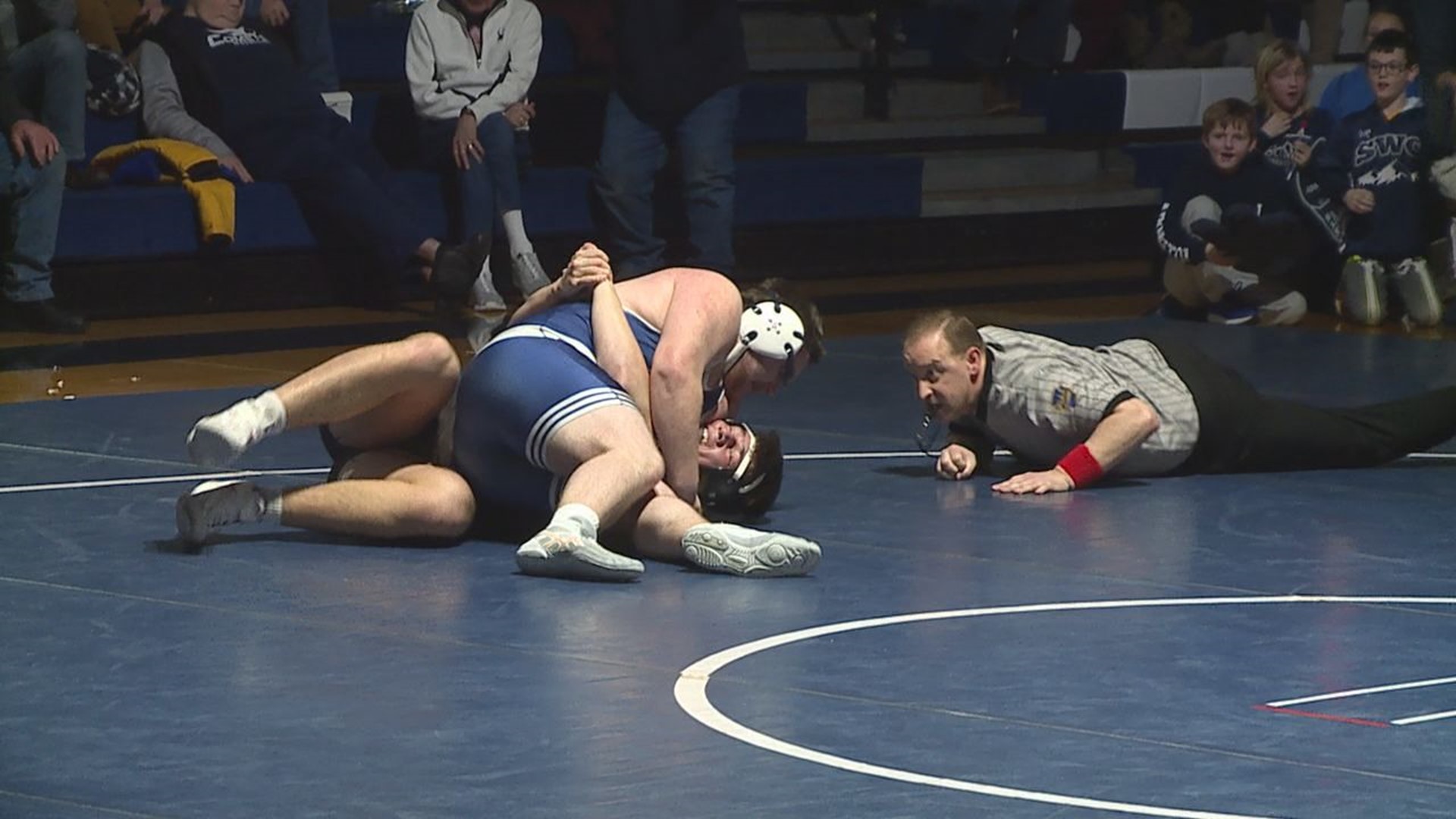 Abington Heights Tops Delaware Valley 32 26 To Claim Lackawanna League