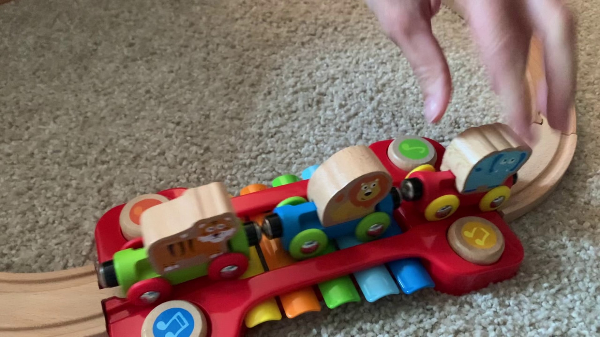 The maker of this jungle themed toy train set says it will delight at every turn. But does it really work?