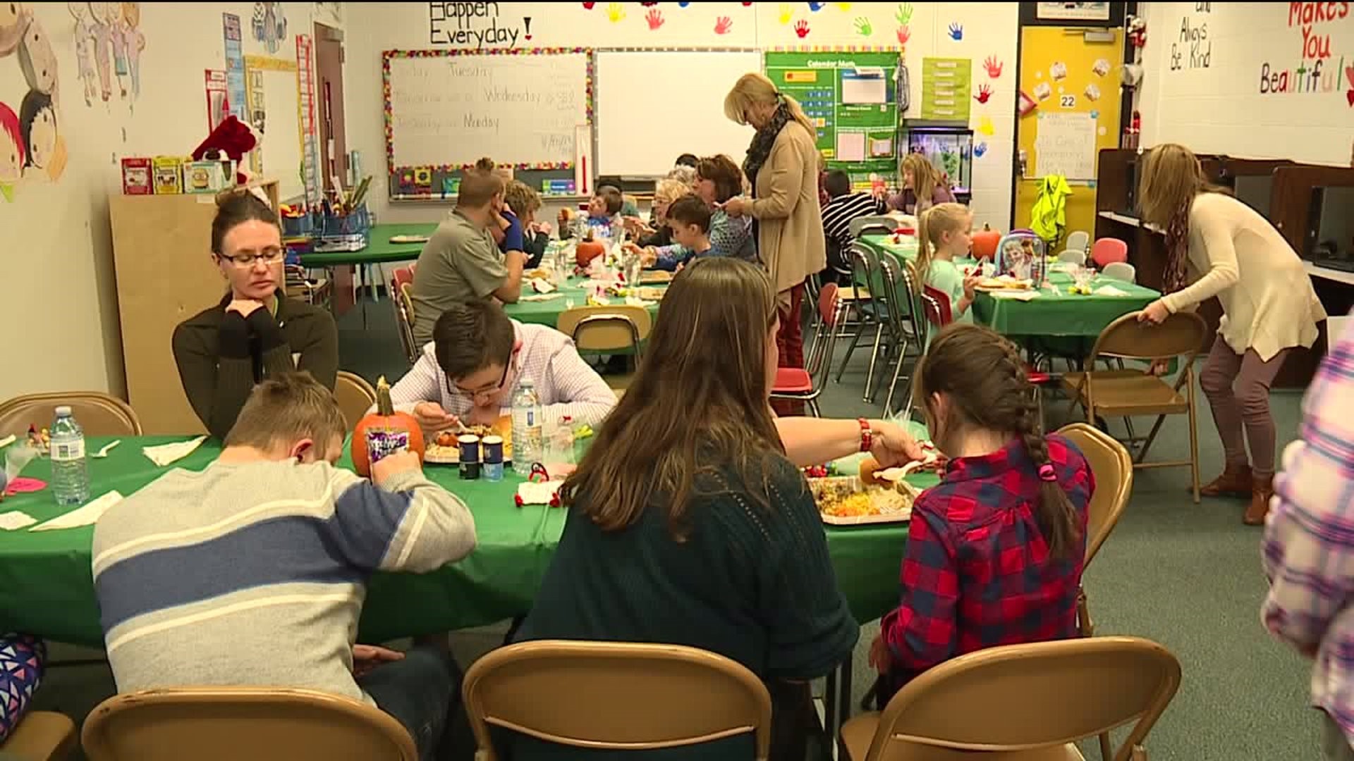 Students with Special Needs Cook Thanksgiving Dinner for Elementary Kids