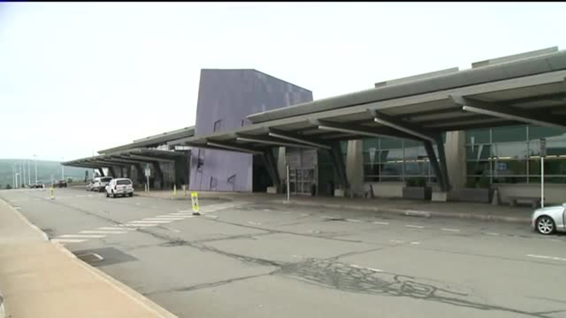 Hurricane Florence Delaying Travelers at Local Airports