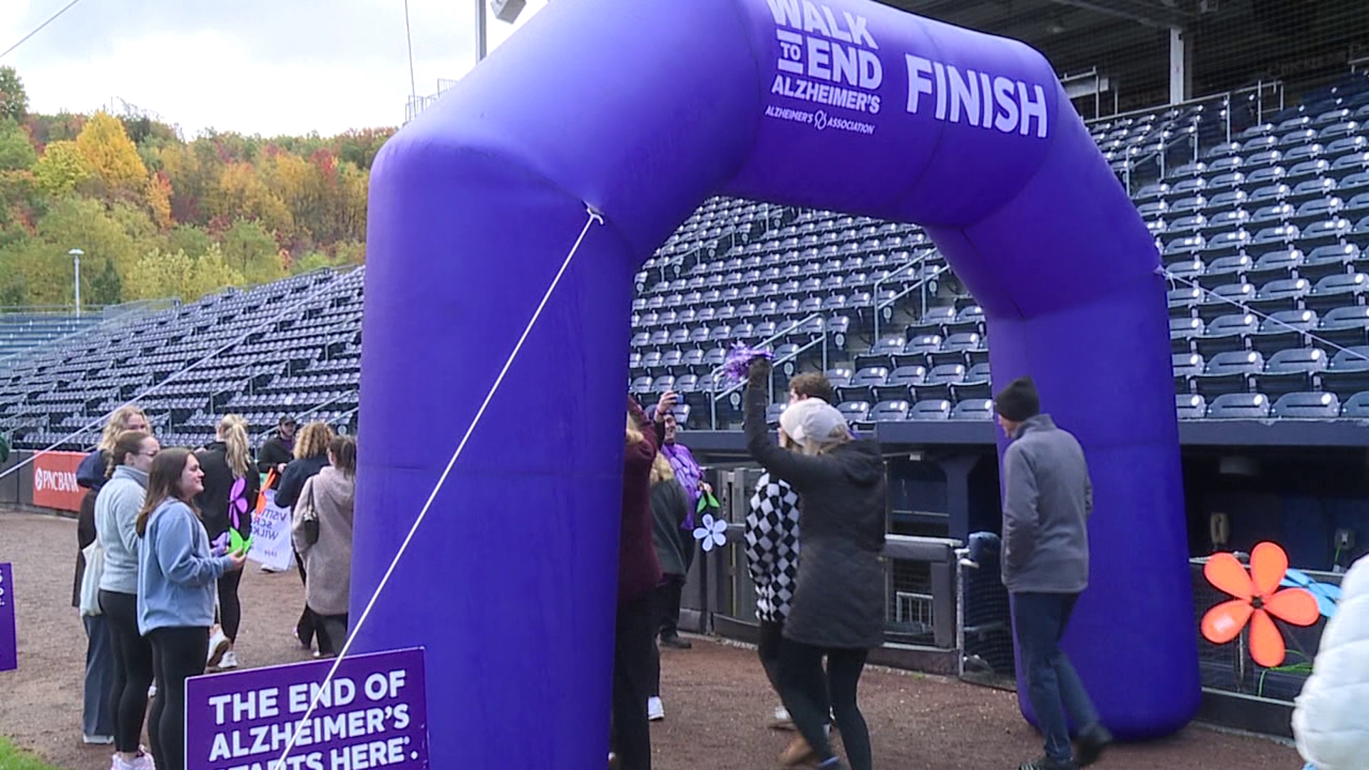Hundreds gather in Lackawanna County for annual Walk to End Alzheimer's