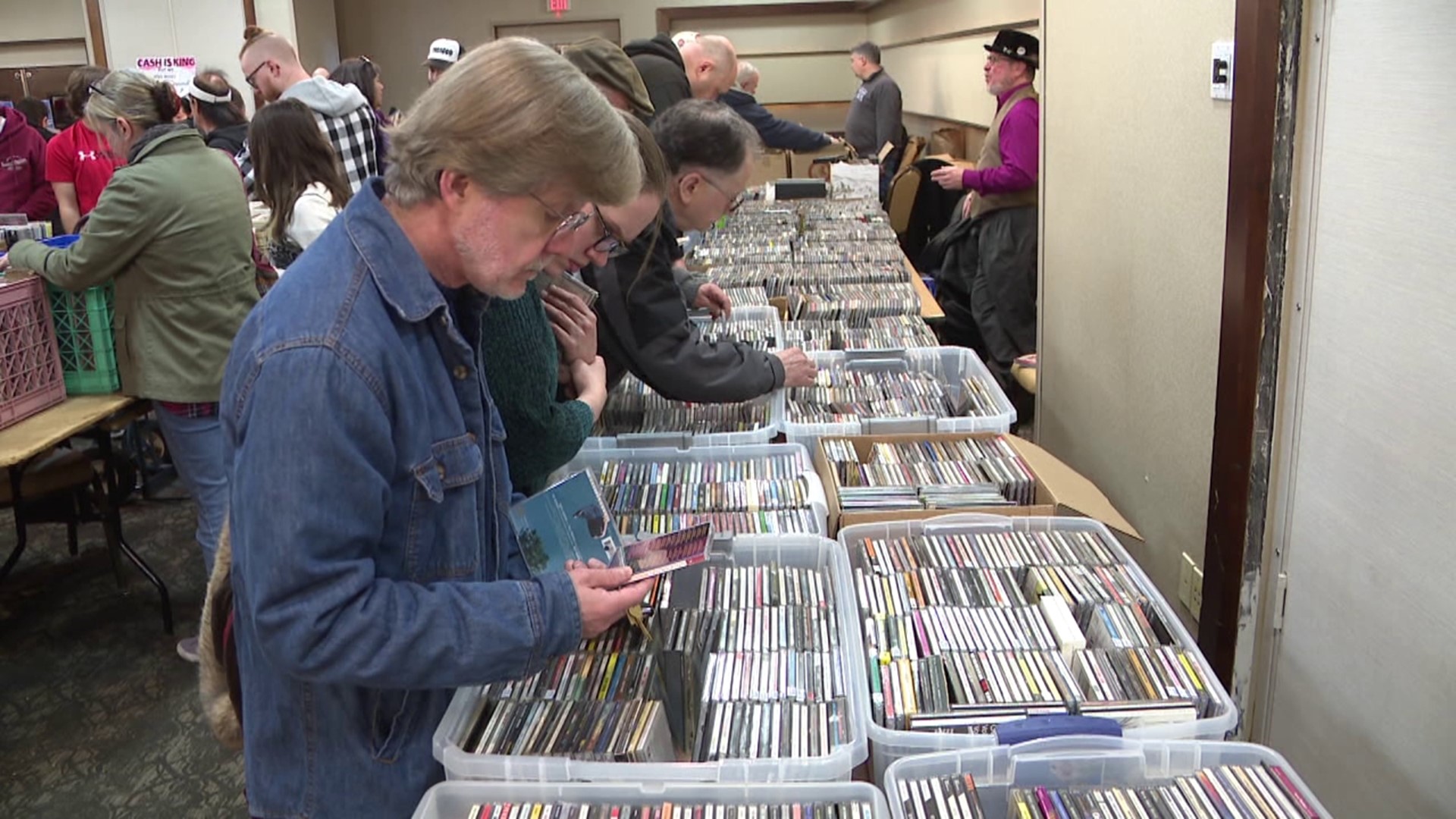 The NEPA Scranton/Wilkes-Barre LP Vinyl Record and Cd Show returned to the Woodlands Sunday.