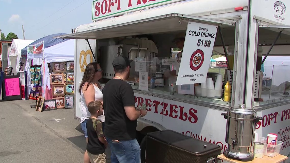 At the Troy Fair, battling the heat