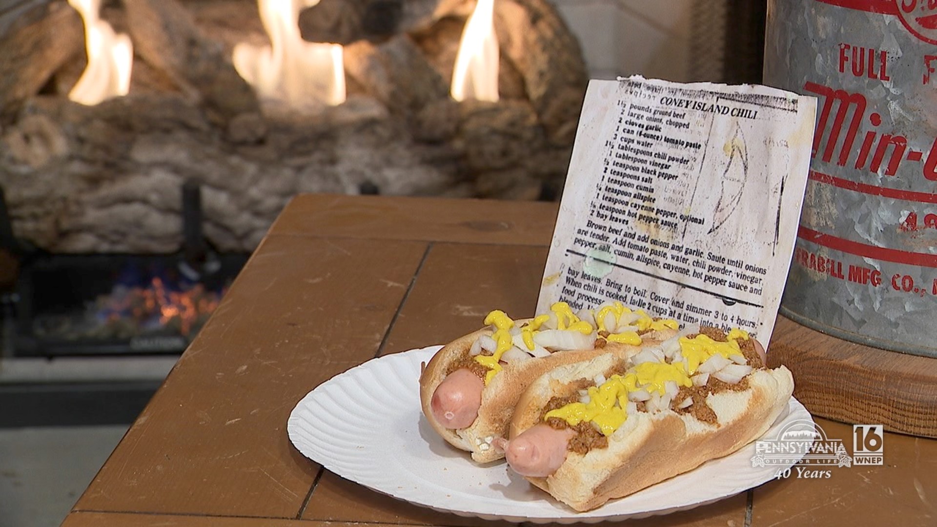 A venison twist on a classic chili dog recipe.