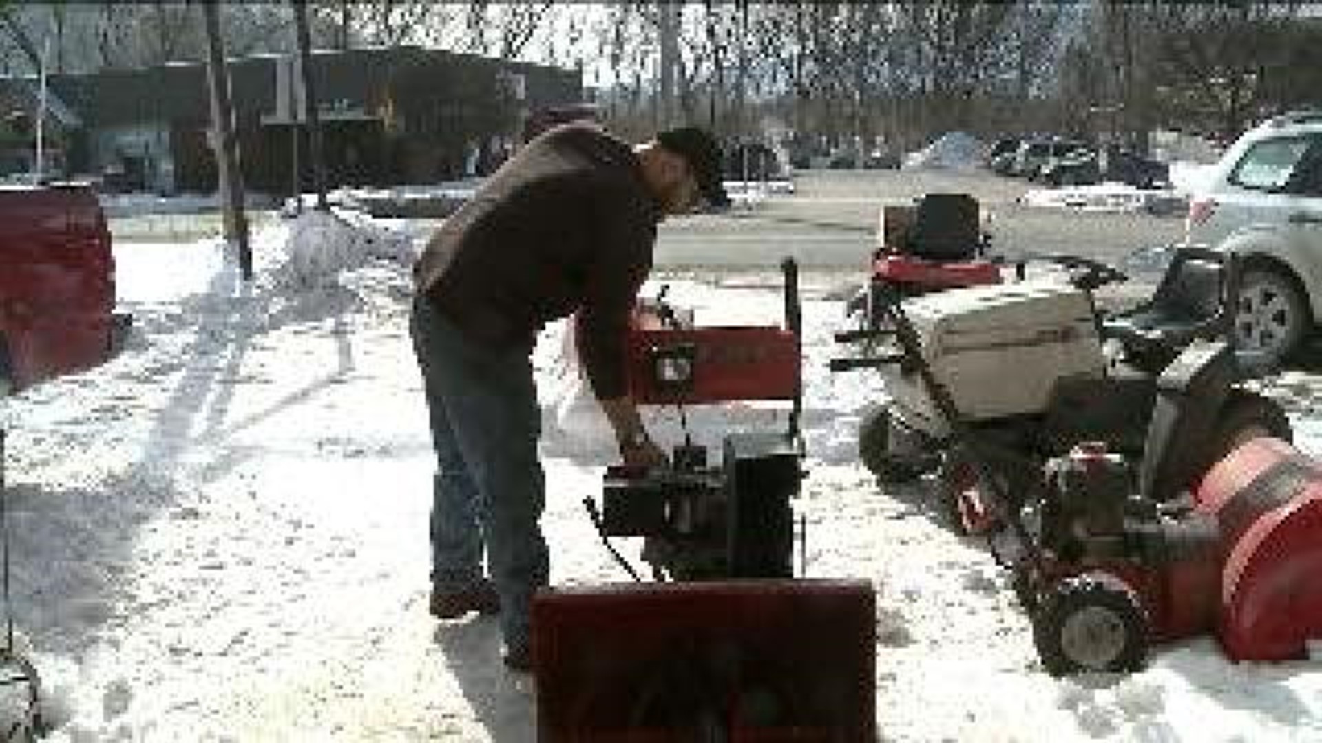 Rush to Repair Snowthrowers