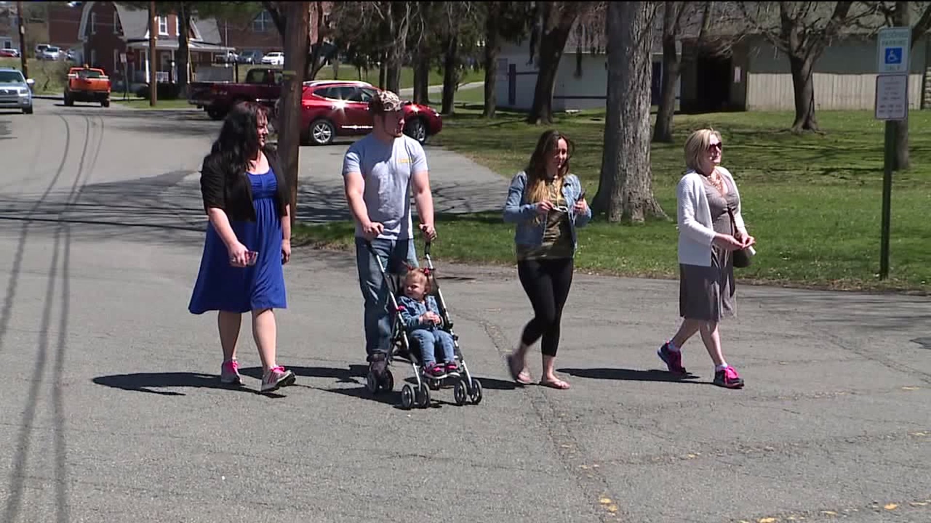 People Make the Most of Monday's Warmer Weather in Monroe County