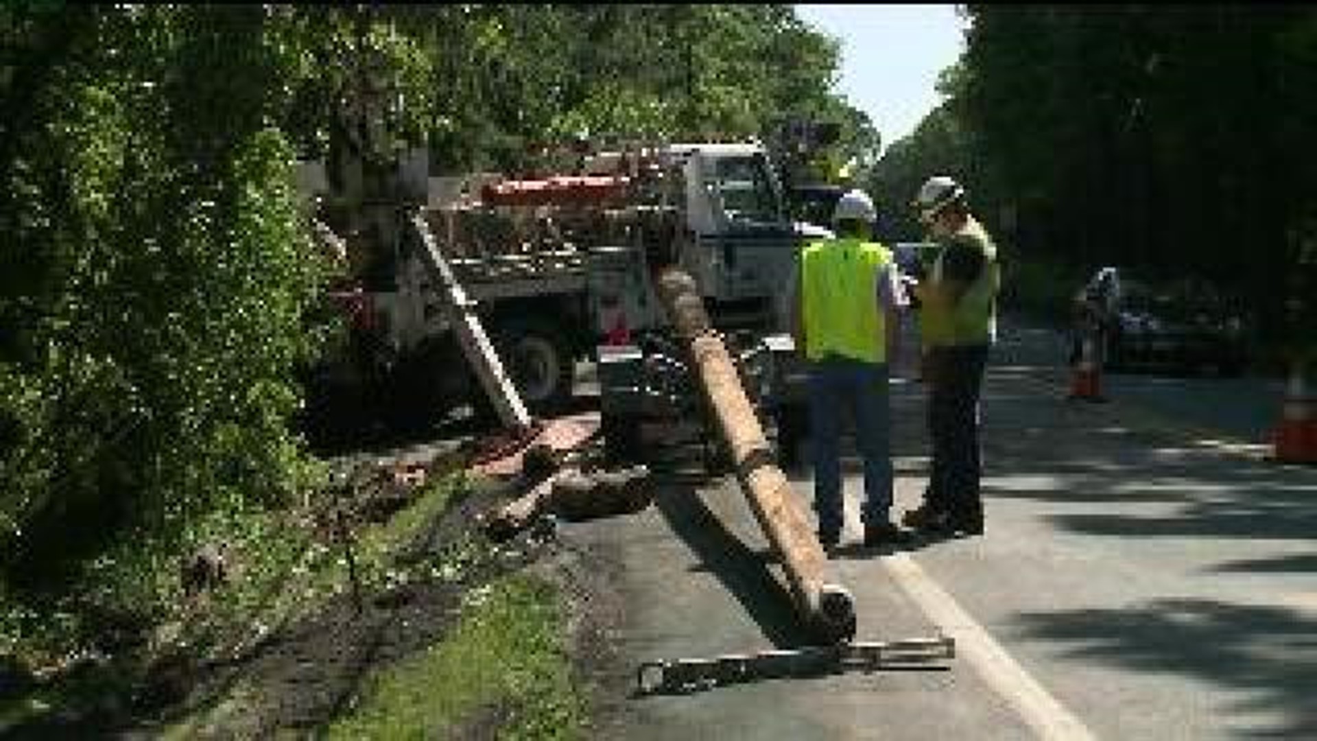 UPDATE: Crash Closes Road, Cuts Power