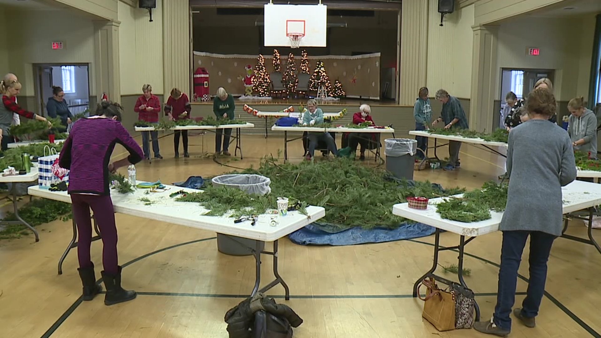 For just $3, people were able to make a wreath for the Waverly Community House and for themselves.