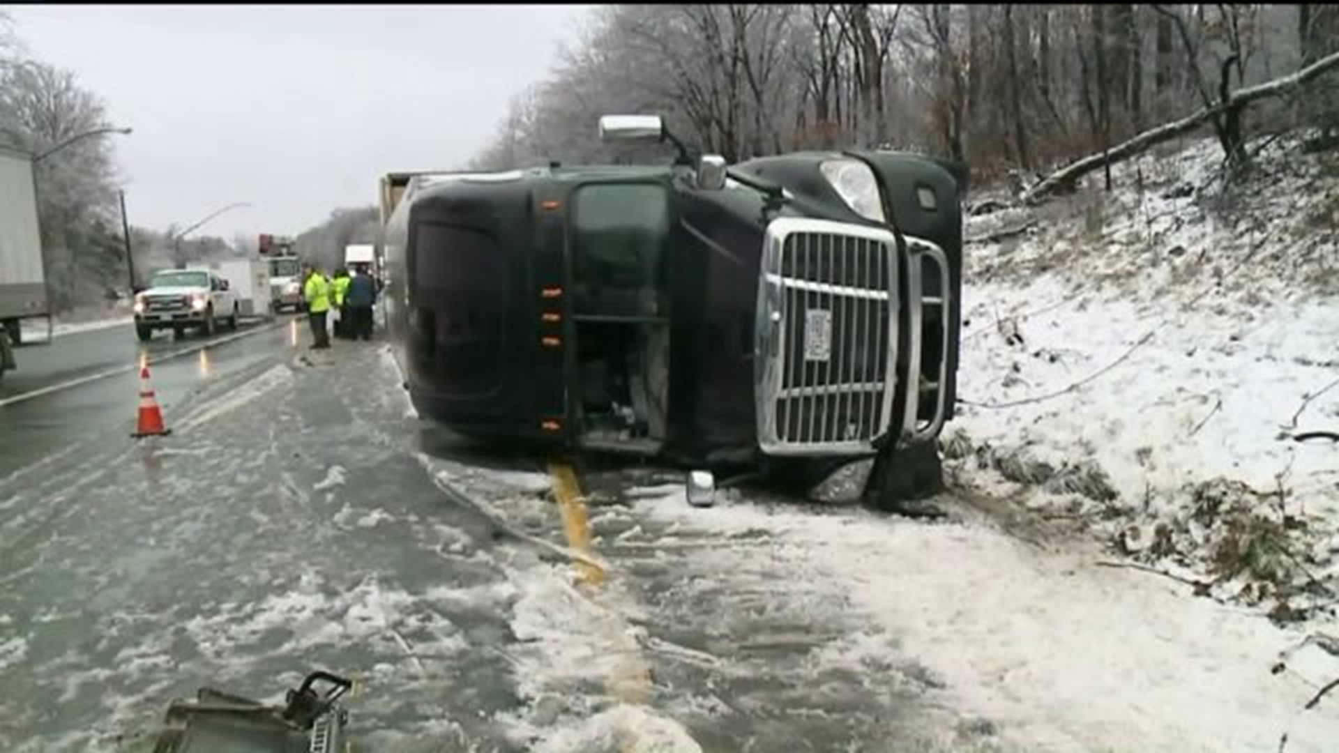 Rig Rollover Slows I-80 Traffic in Monroe County