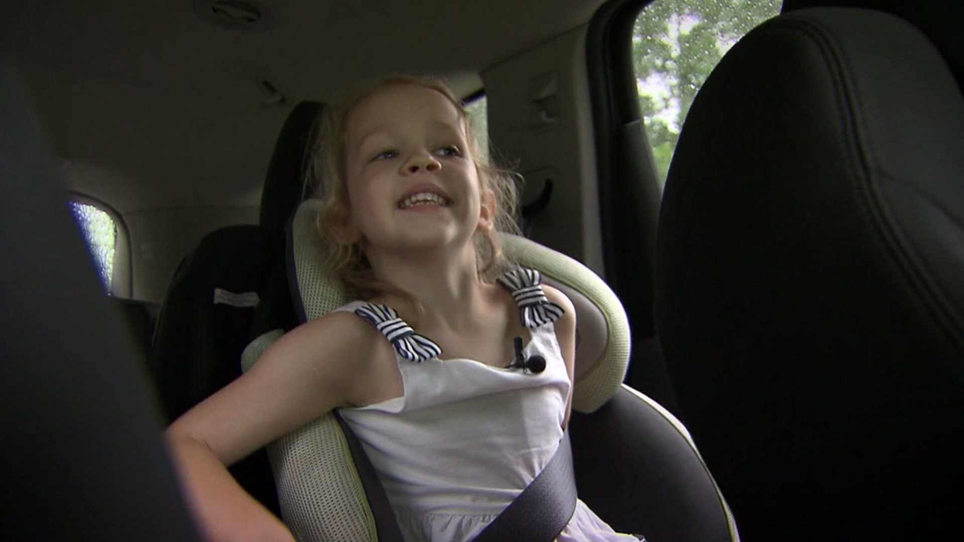 Girl Says Pledge to Every Flag She Sees