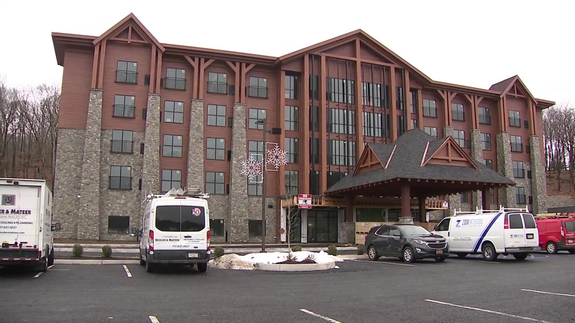 While it's not open yet, Newswatch 16's Amanda Eustice shows us what to expect at the new hotel near Mount Pocono.