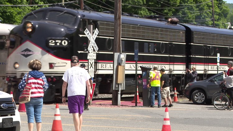 'All aboard!' Passengers fill train from Pittston to Jim Thorpe
