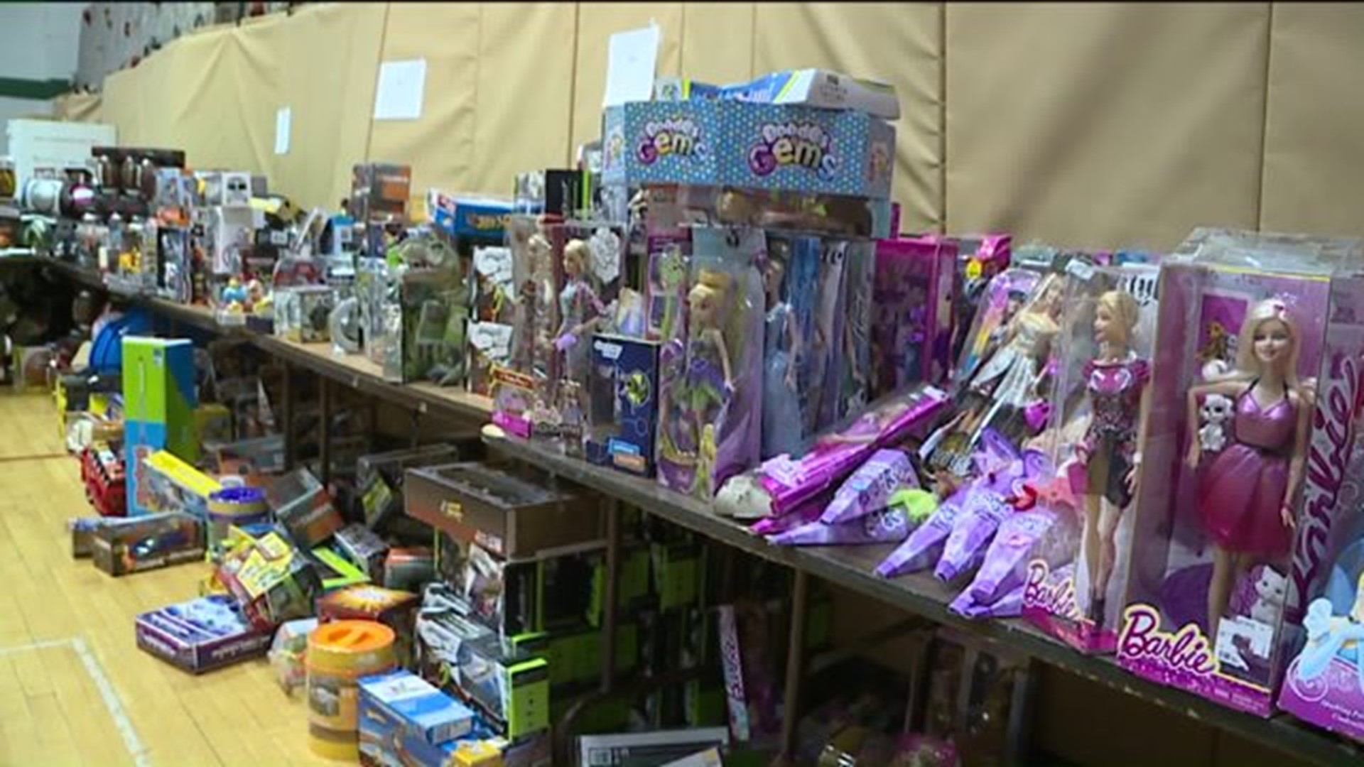 Toy Shop Provides Christmas for Families