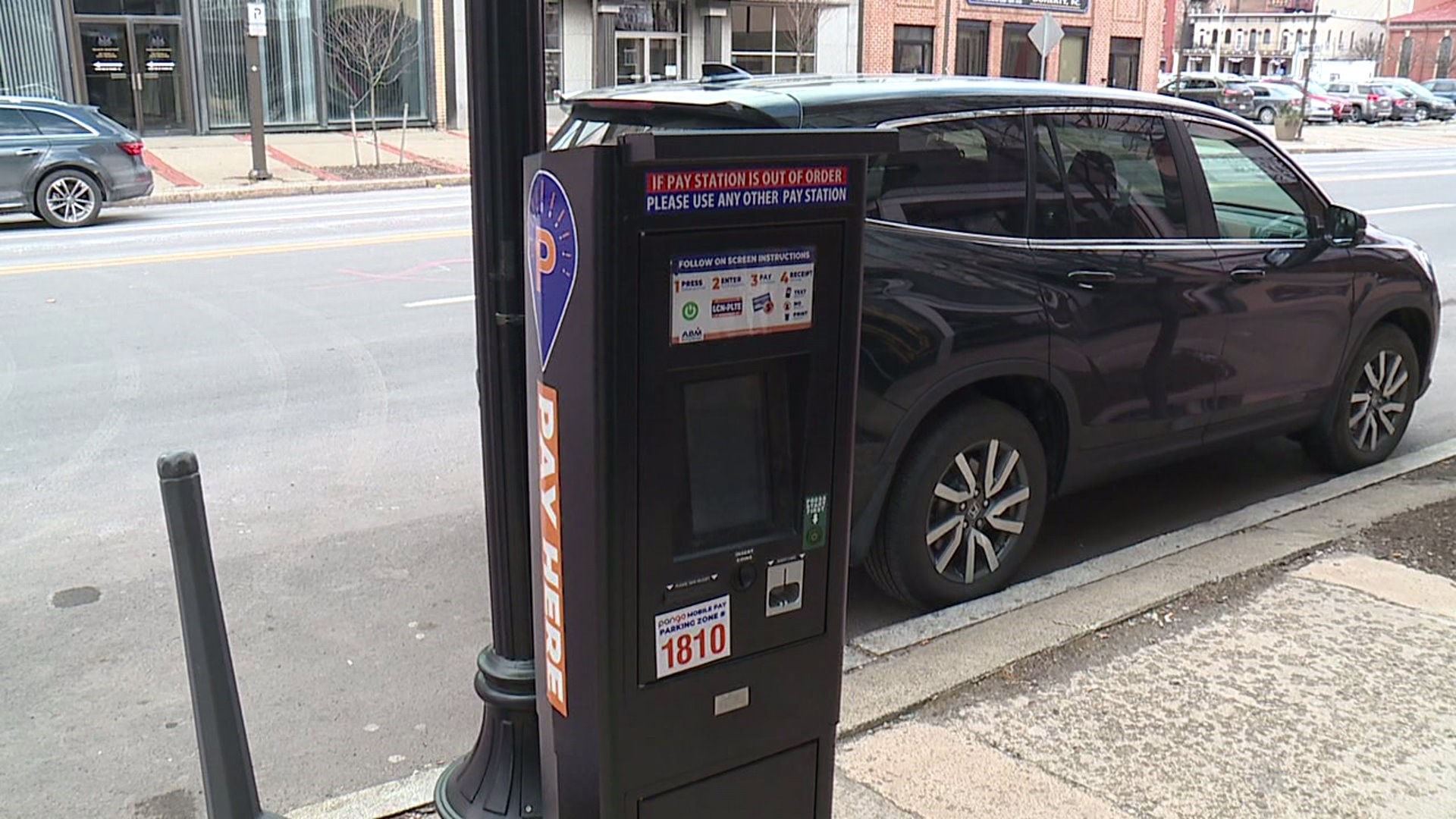 Some businesses in the city are trying to ease parking pains in the hopes that they will continue attracting shoppers to the downtown.