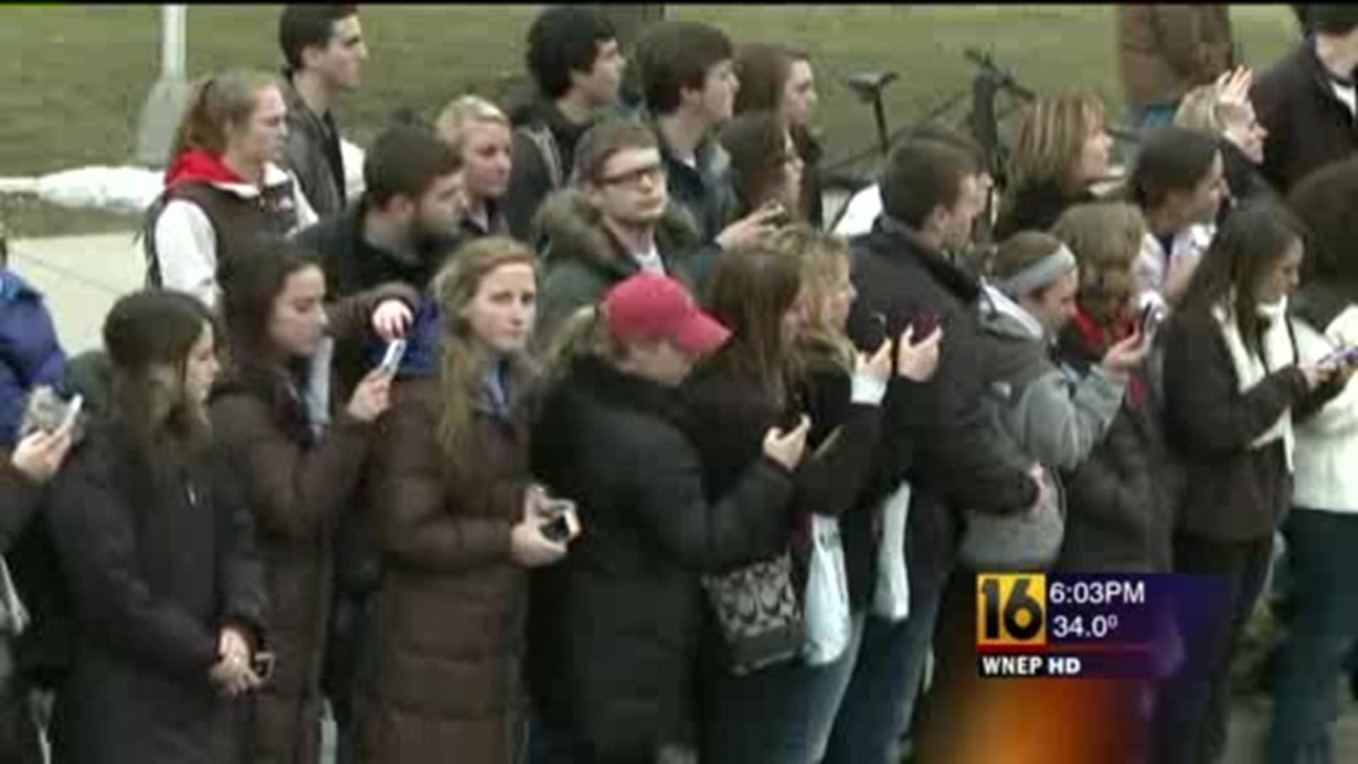 Penn Staters Guide Paterno Funeral Procession
