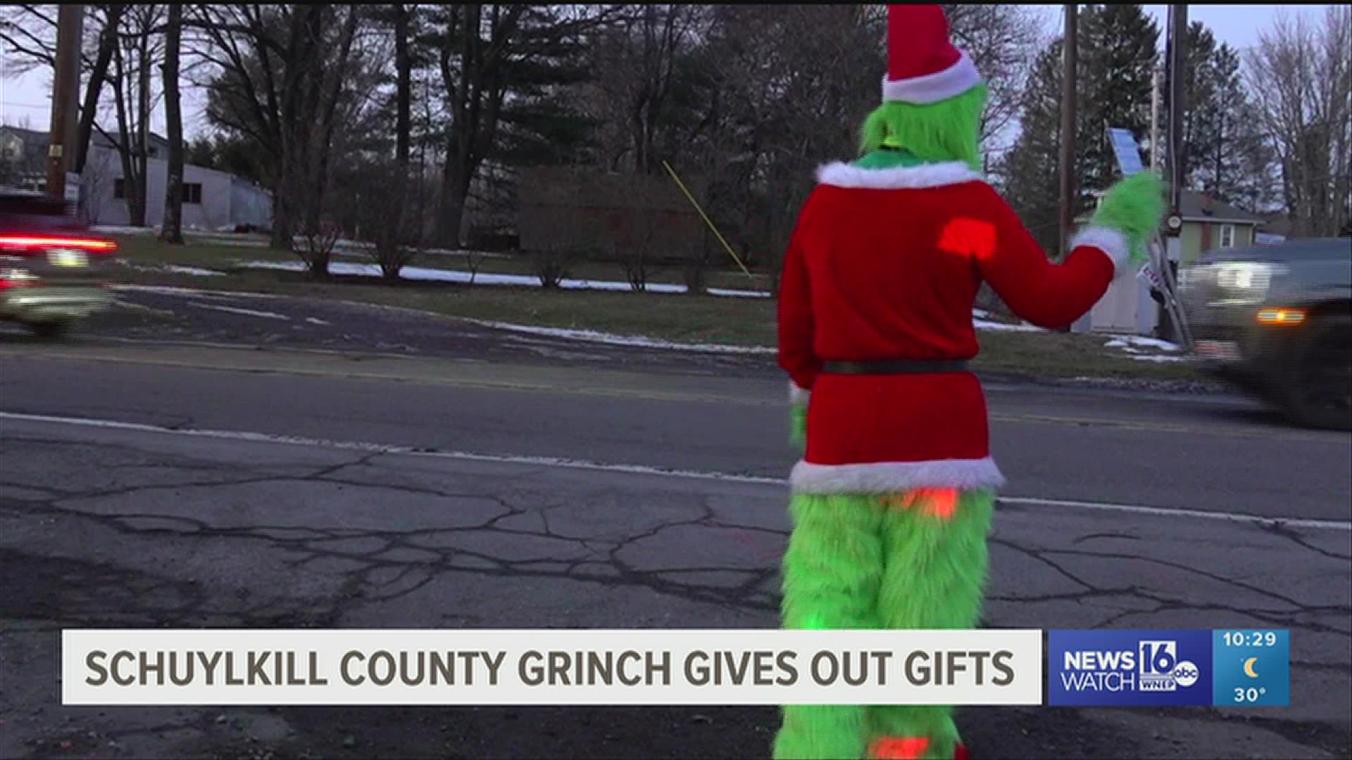 The Grinch was out giving gifts in Schuylkill County | wnep.com