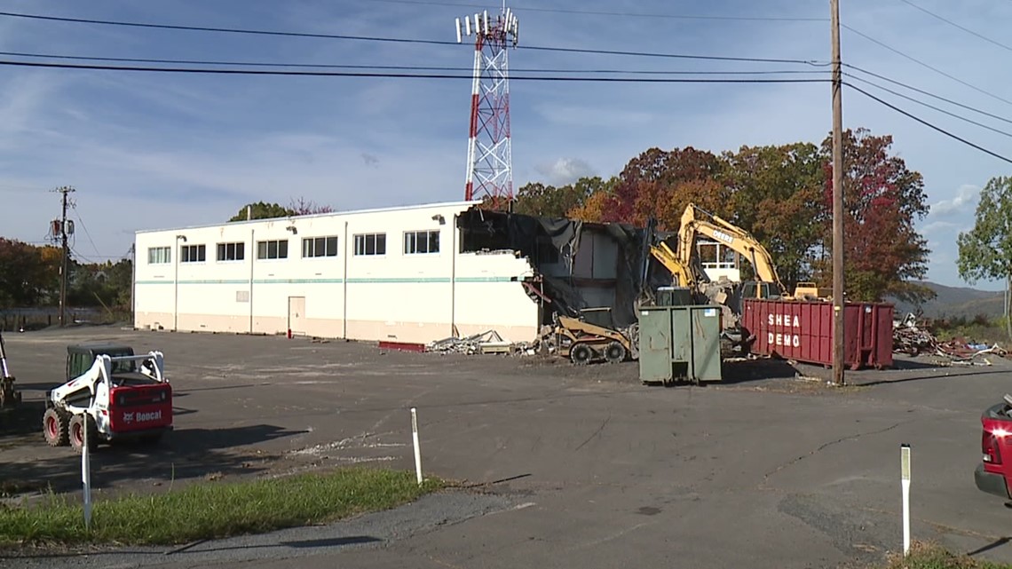 WNEP's former building being demolished at Avoca airport