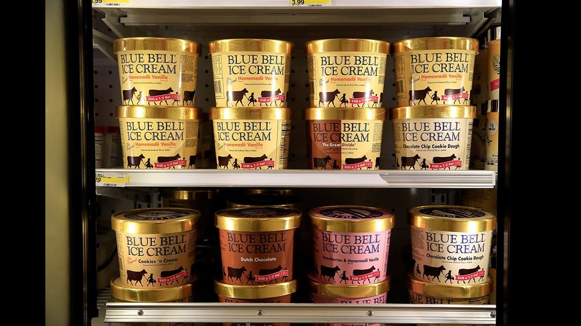 Blue Bell seller keeps her cool