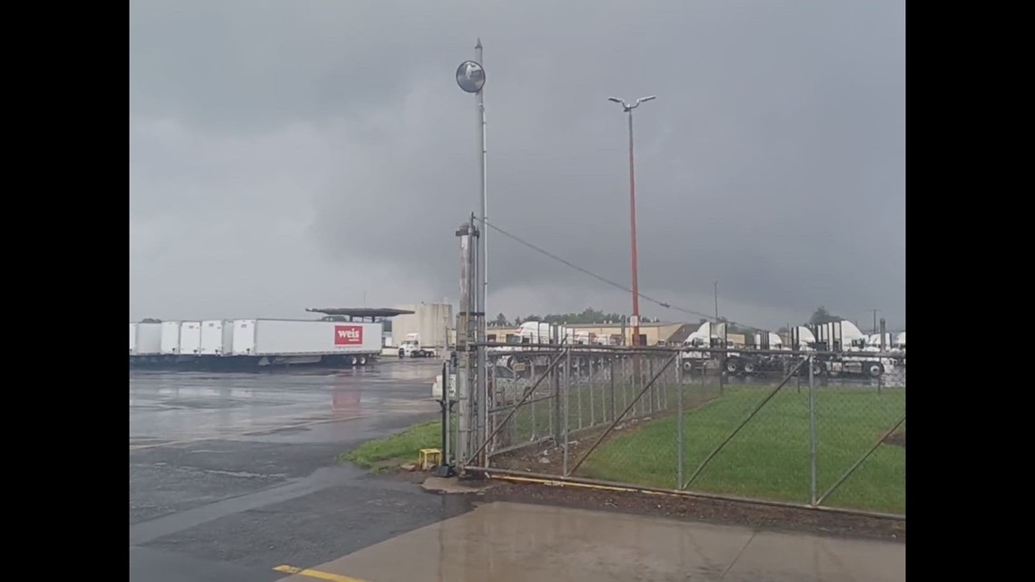 Possible tornado in Lewisburg