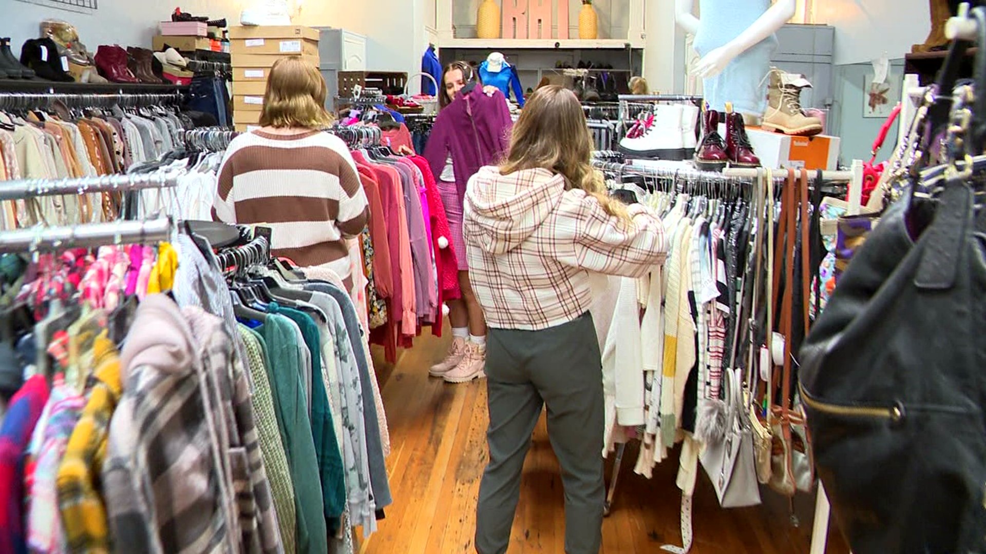 Newswatch 16's Claire Alfree takes us to one thrift store that's showing teens how to be frugal and fashionable.