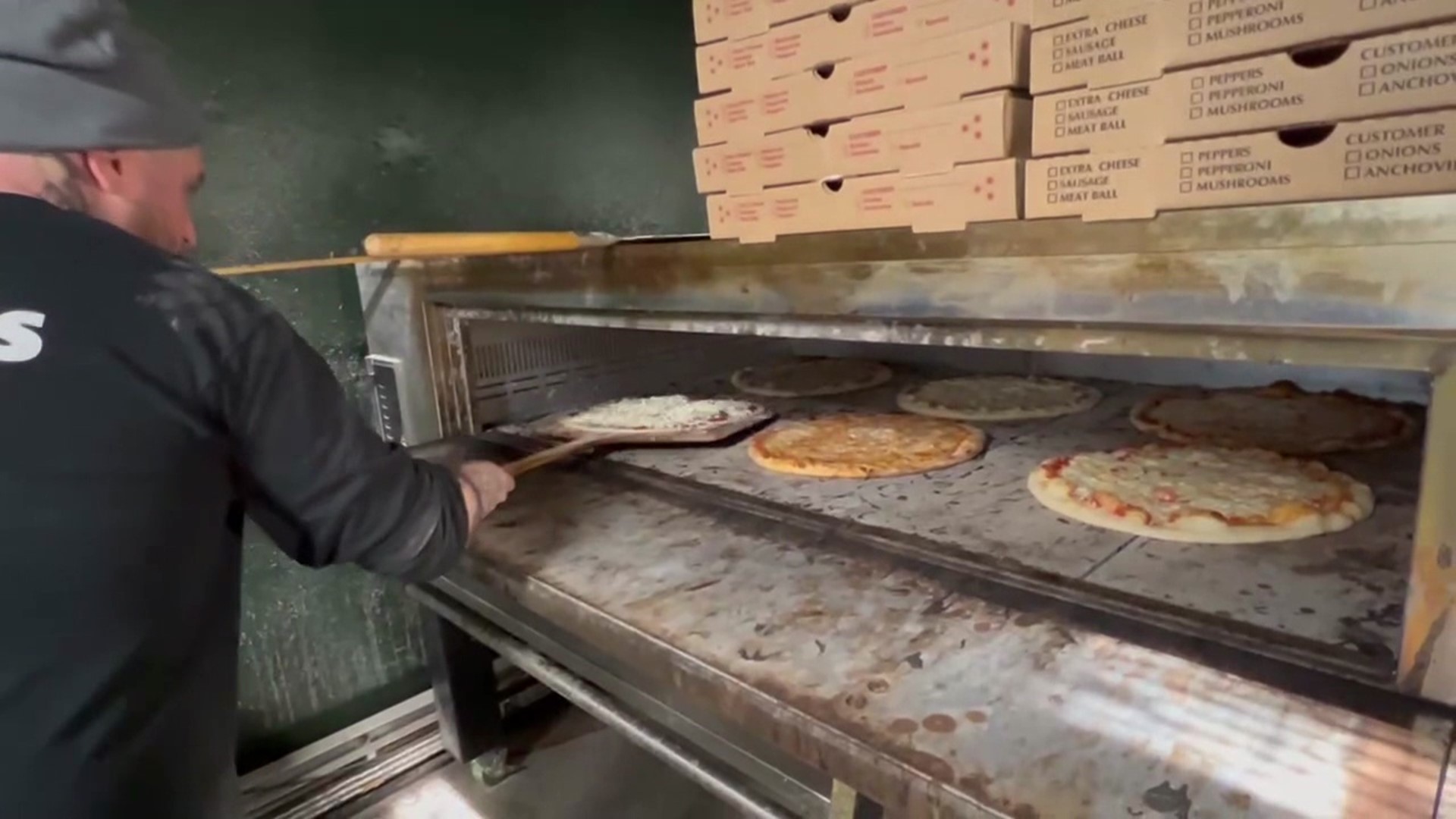 Leo's Pizzeria and many other businesses in Williamsport threw a pizza party for more than 600 kids at Curtin Intermediate School.