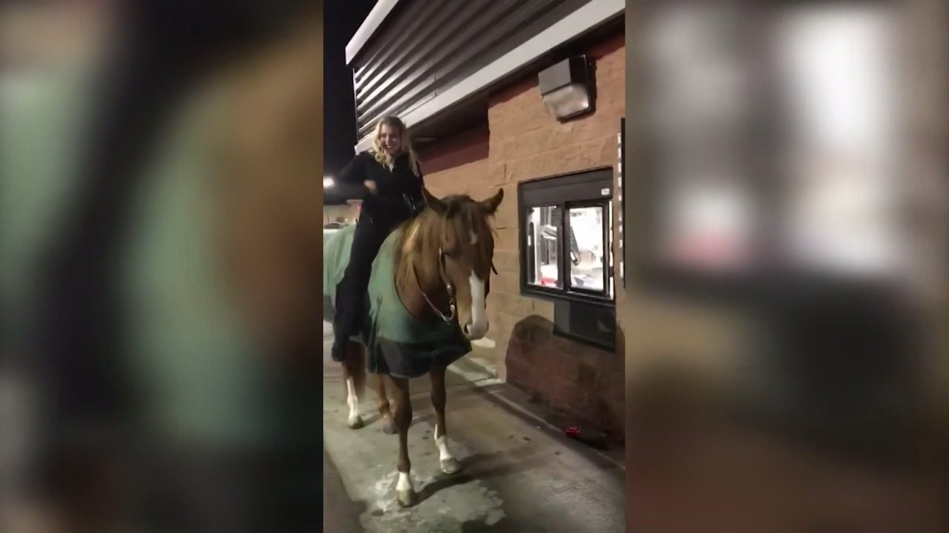 PA Woman Rides Horse Through Wendy`s Drive-Thru, Orders Frosty