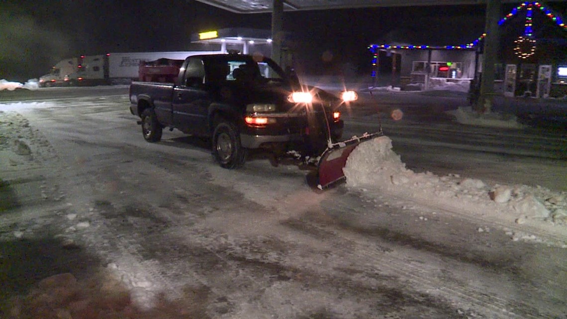 Commuters in Wayne County plow through snow - Vimarsana News