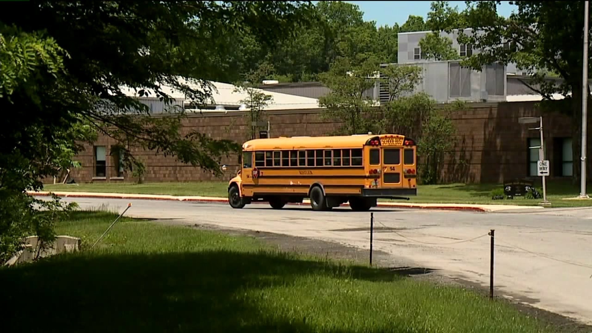 Panther Valley Elementary School closed Monday due to train derailment