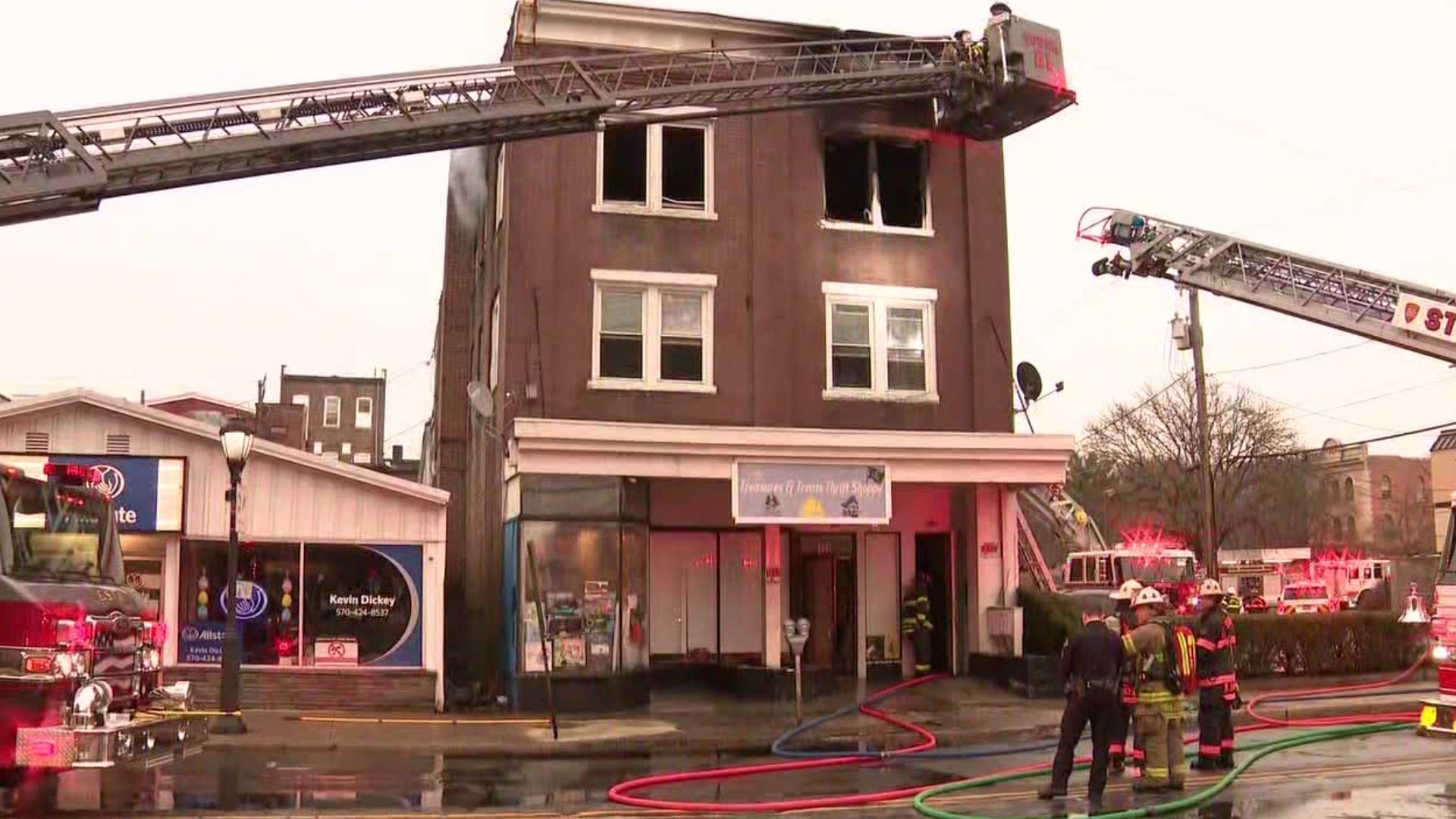 A fire early Thursday morning damaged an apartment building in East Stroudsburg.